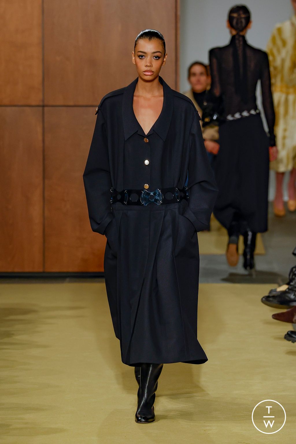 Fashion Week New York Fall/Winter 2026 look 35 from the Tory Burch collection womenswear