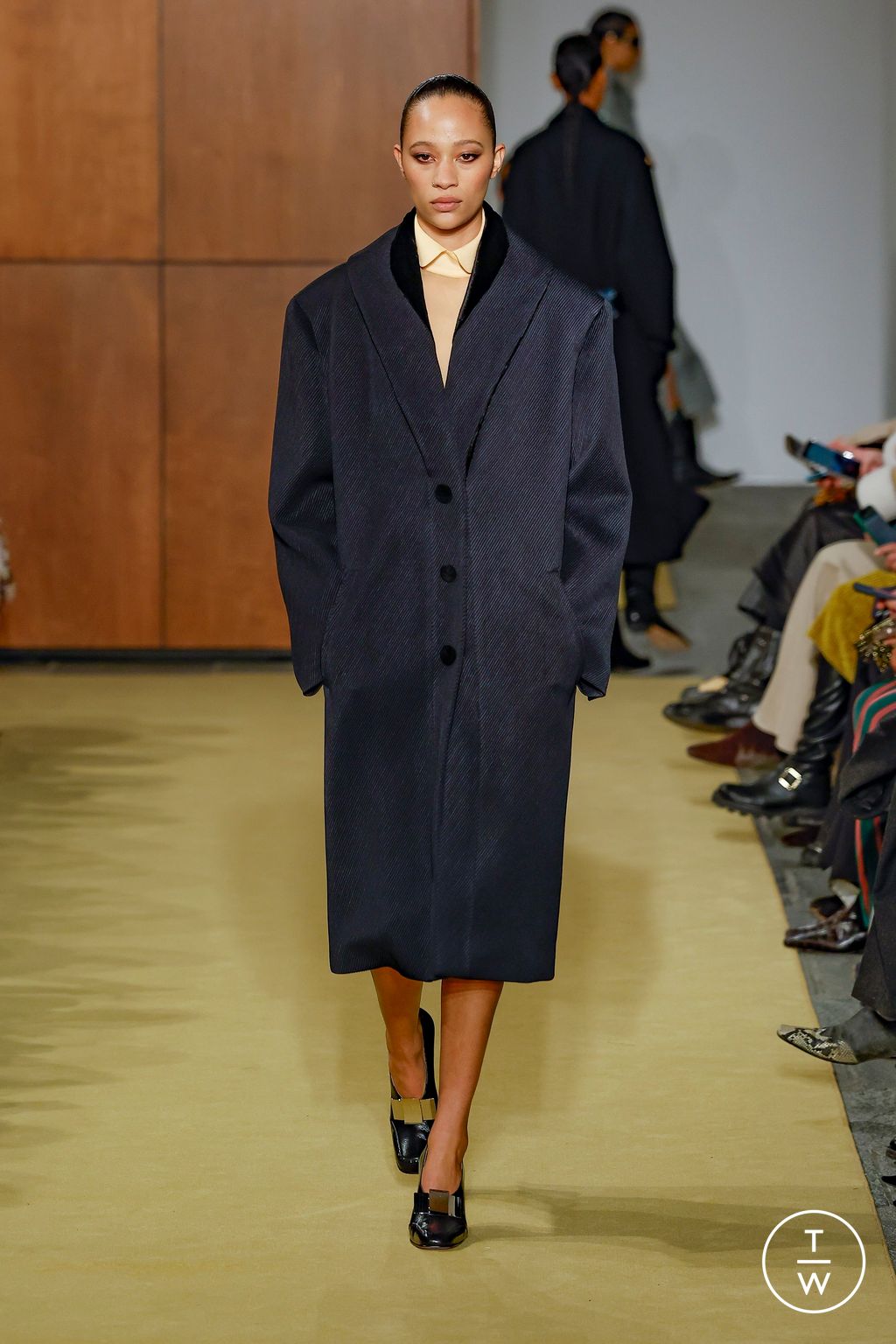 Fashion Week New York Fall/Winter 2026 look 42 from the Tory Burch collection womenswear