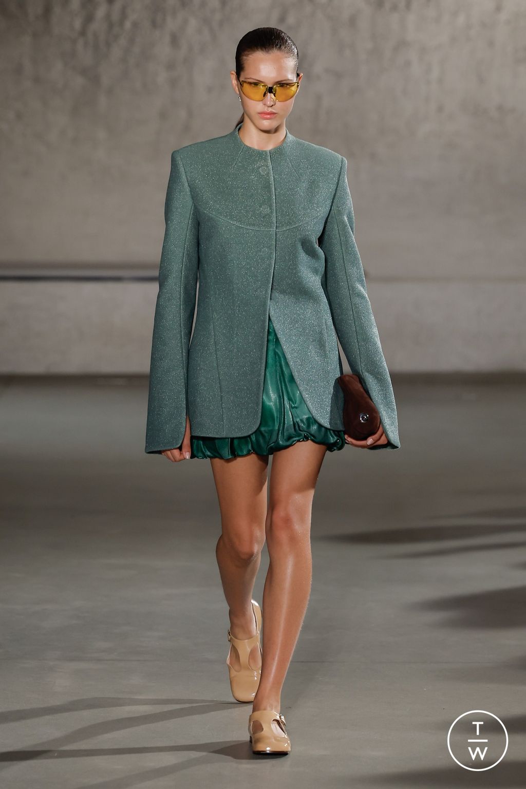 Fashion Week New York Spring/Summer 2024 look 3 from the Tory Burch collection womenswear