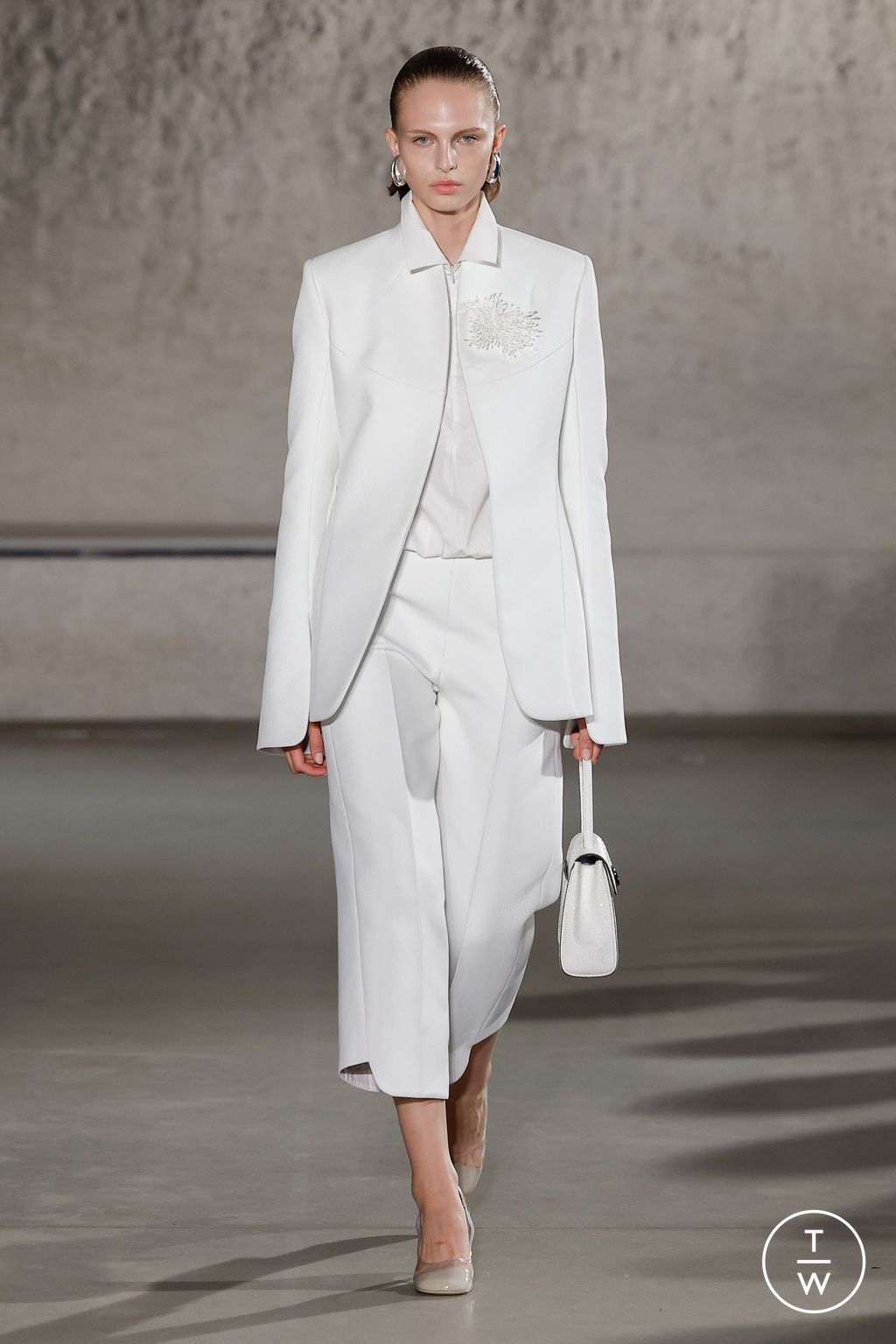 Fashion Week New York Spring/Summer 2024 look 13 from the Tory Burch collection womenswear