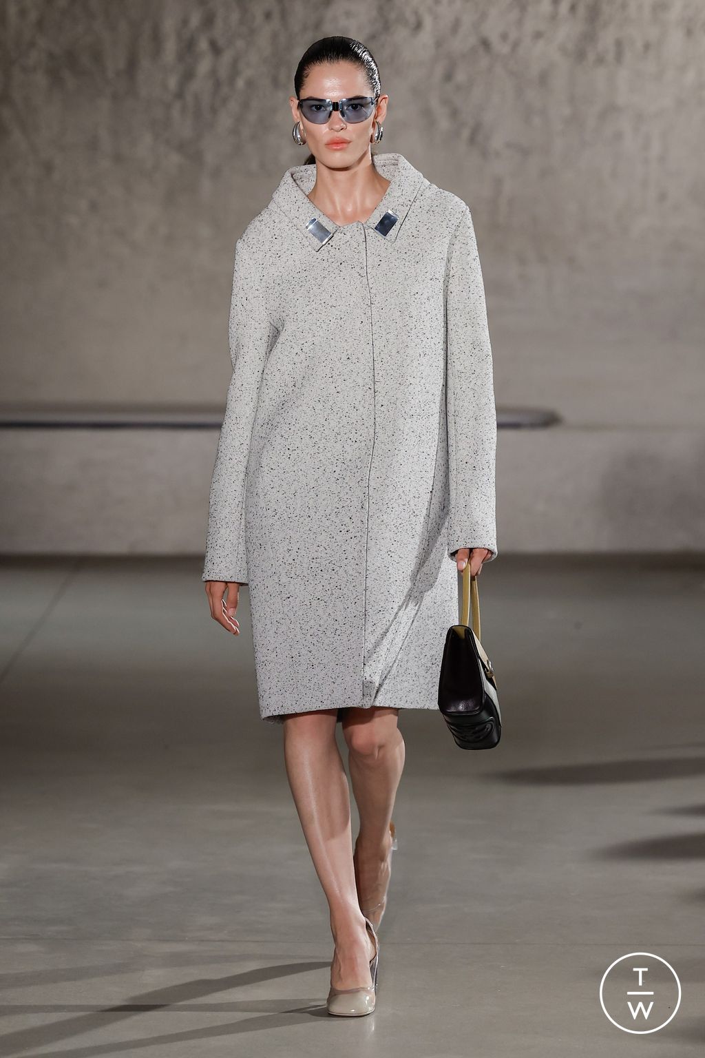 Fashion Week New York Spring/Summer 2024 look 23 from the Tory Burch collection womenswear