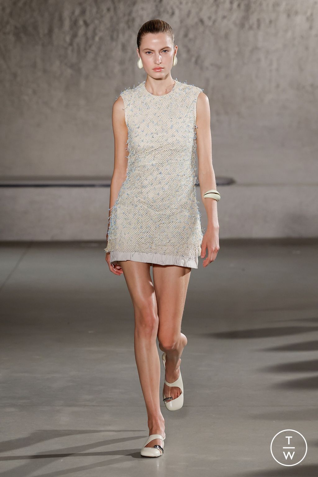 Fashion Week New York Spring/Summer 2024 look 32 from the Tory Burch collection womenswear