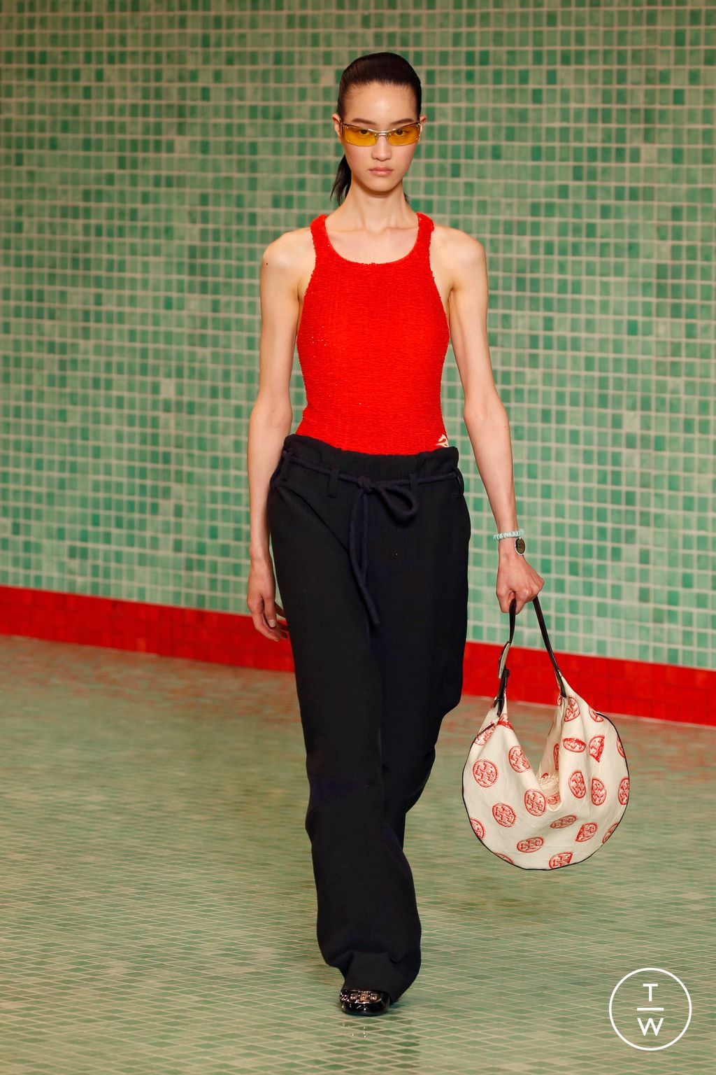 Fashion Week New York Spring/Summer 2025 look 21 de la collection Tory Burch womenswear