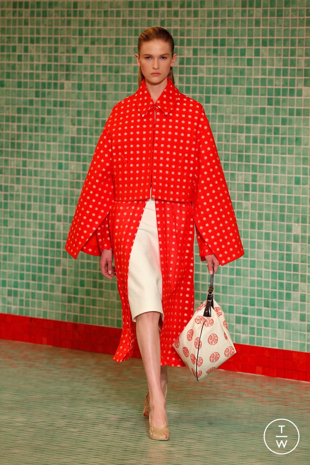 Fashion Week New York Spring/Summer 2025 look 23 from the Tory Burch collection womenswear