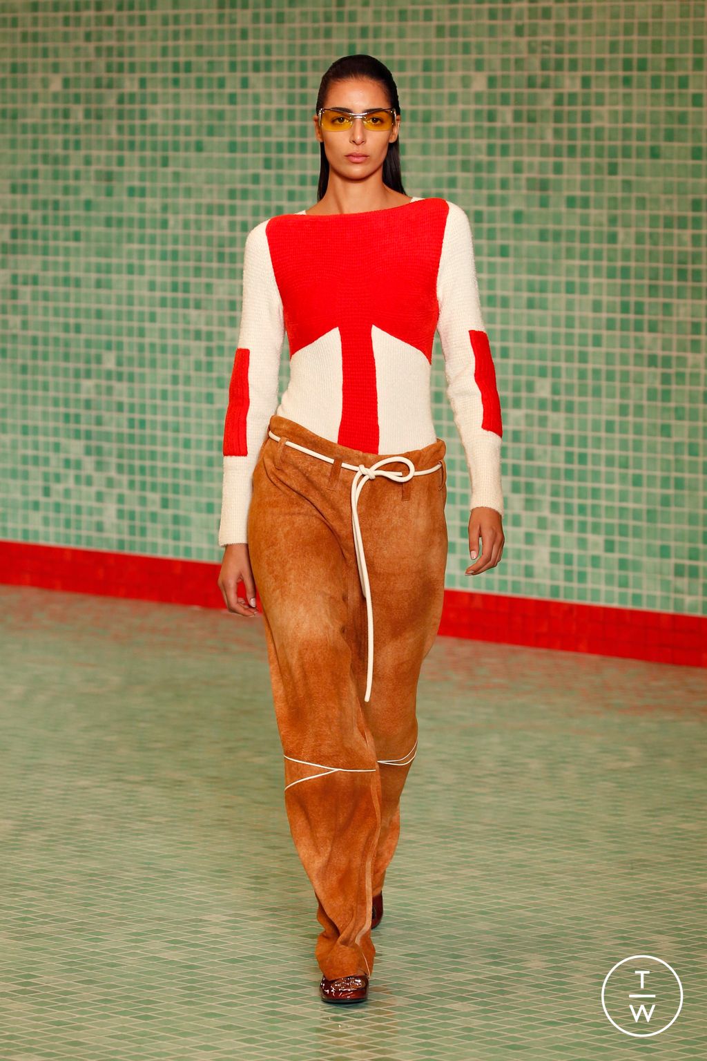 Fashion Week New York Spring/Summer 2025 look 30 from the Tory Burch collection womenswear