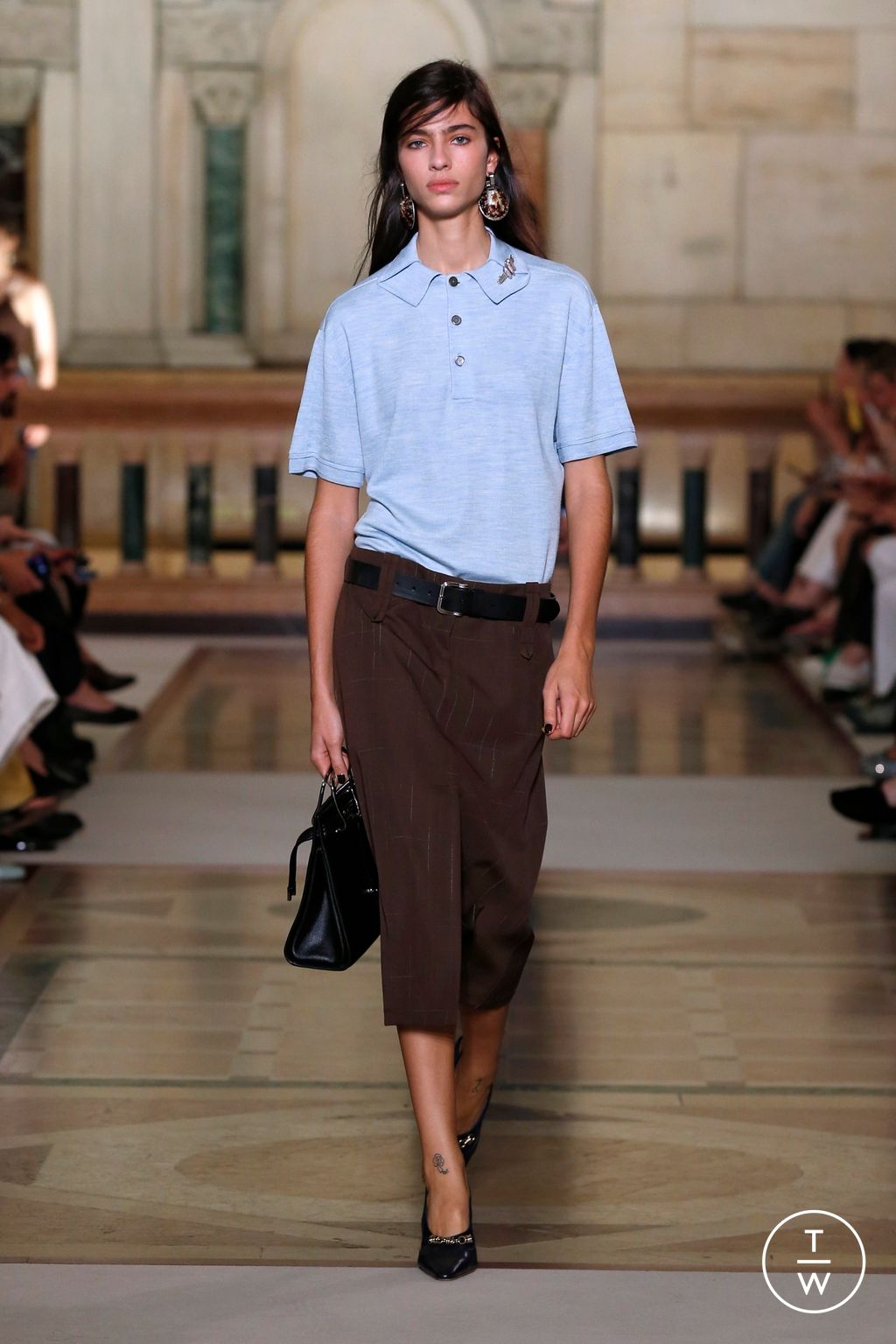 Fashion Week New York Spring/Summer 2026 look 1 from the Tory Burch collection womenswear