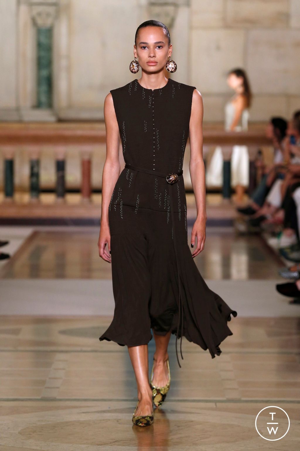 Fashion Week New York Spring/Summer 2026 look 14 from the Tory Burch collection womenswear