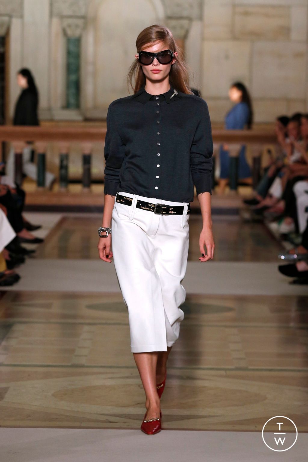 Fashion Week New York Spring/Summer 2026 look 21 from the Tory Burch collection womenswear
