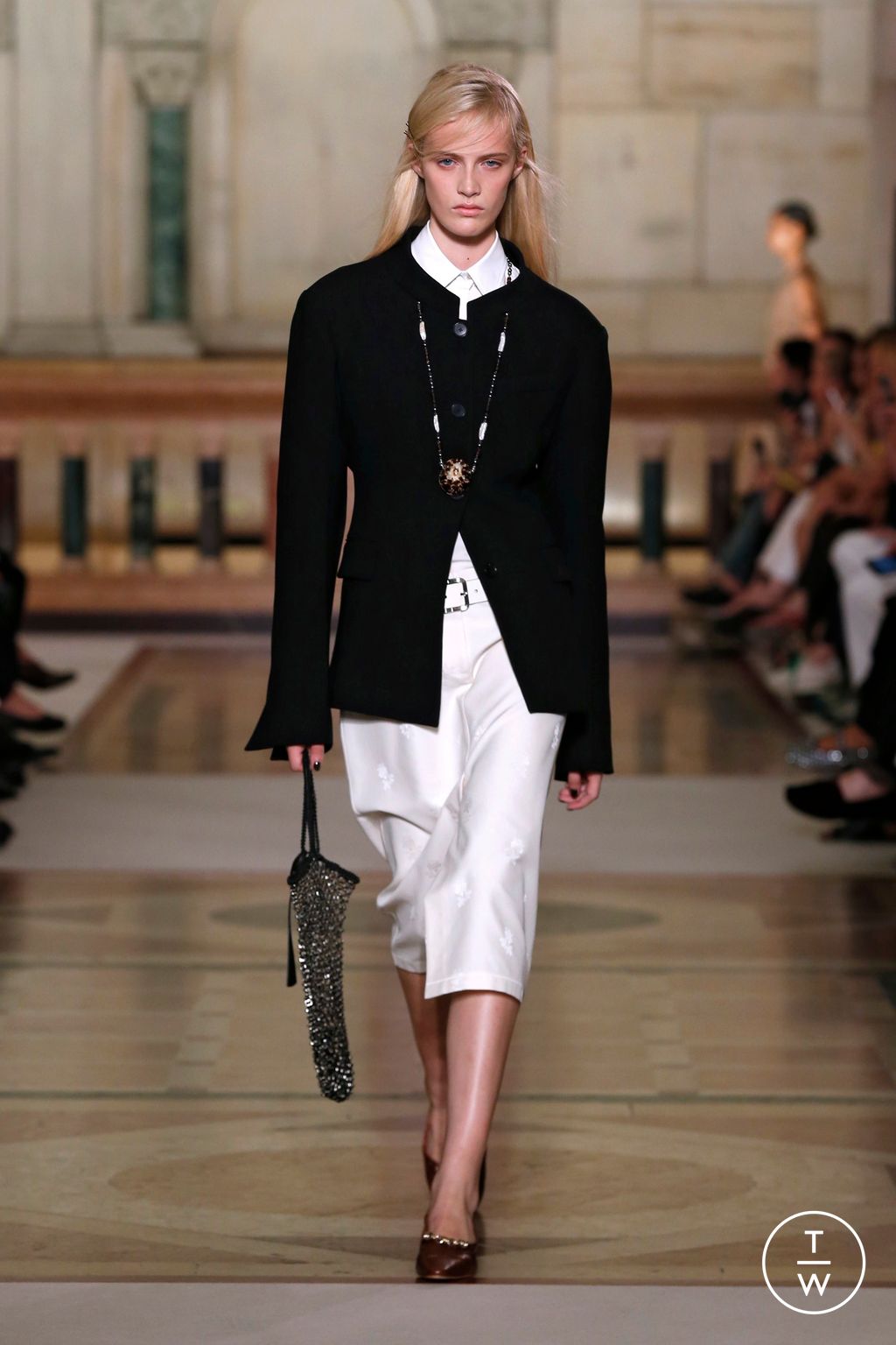 Fashion Week New York Spring/Summer 2026 look 25 from the Tory Burch collection womenswear