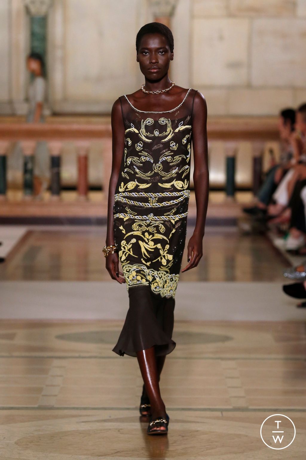 Fashion Week New York Spring/Summer 2026 look 39 from the Tory Burch collection womenswear