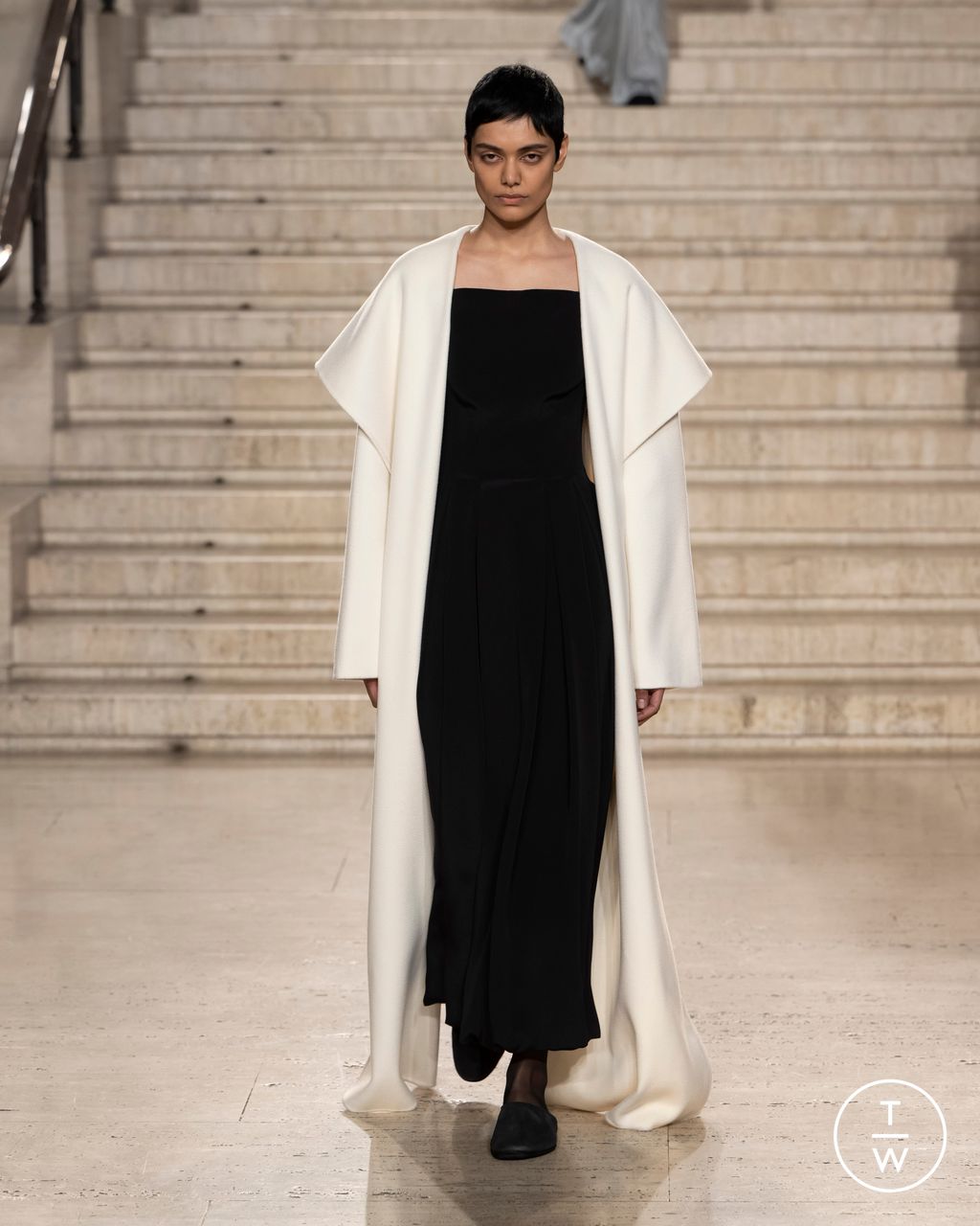 Fashion Week London Fall/Winter 2023 look 16 from the Tove collection 女装