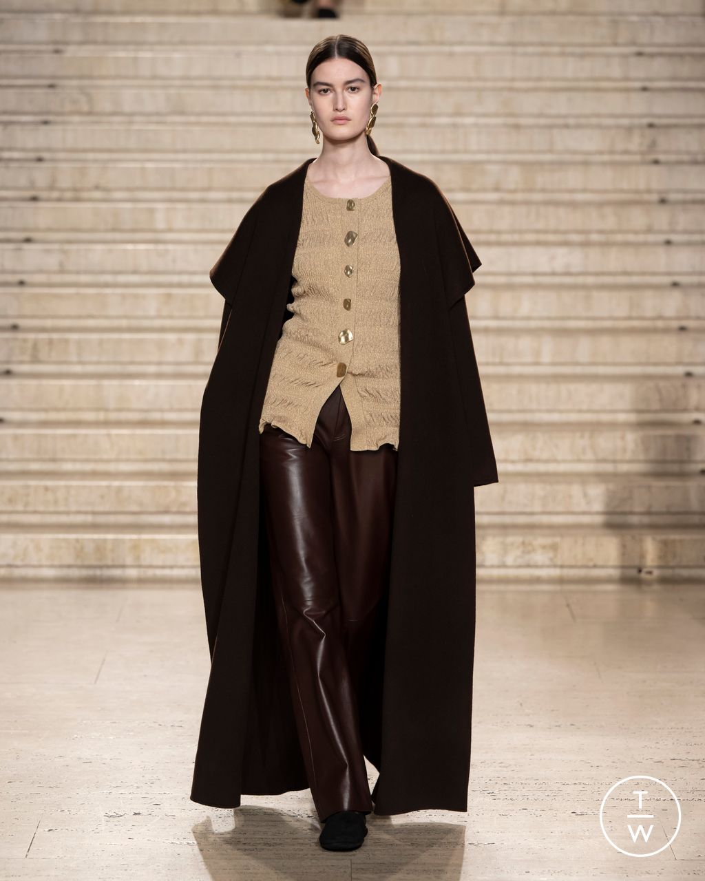 Fashion Week London Fall/Winter 2023 look 33 from the Tove collection womenswear