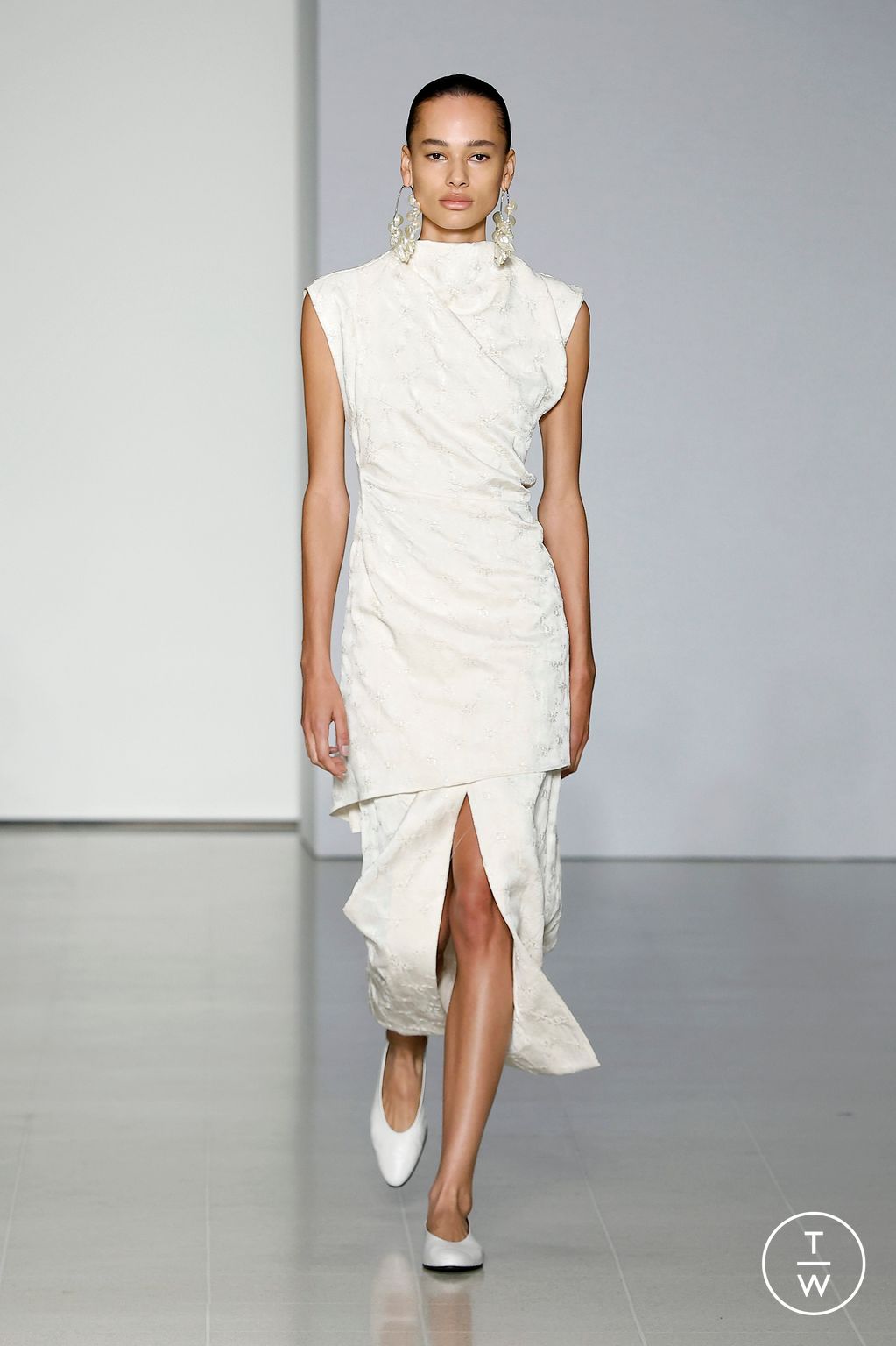 Fashion Week London Spring/Summer 2024 look 1 from the Tove collection womenswear