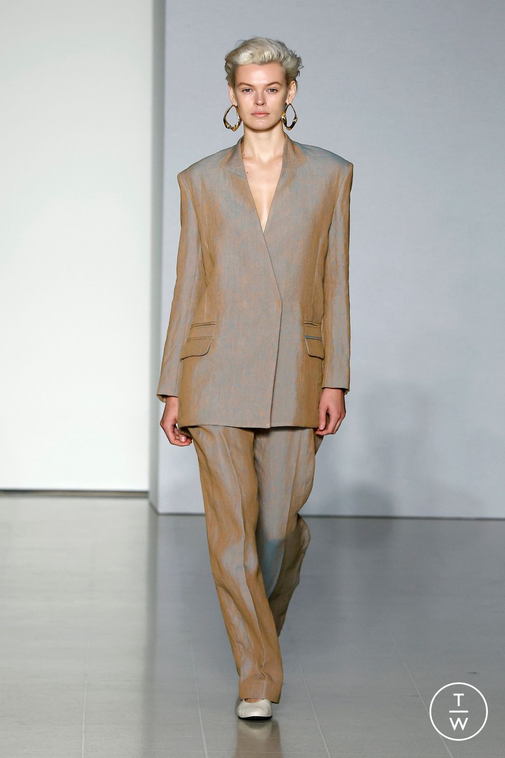 Fashion Week London Spring/Summer 2024 look 6 from the Tove collection 女装