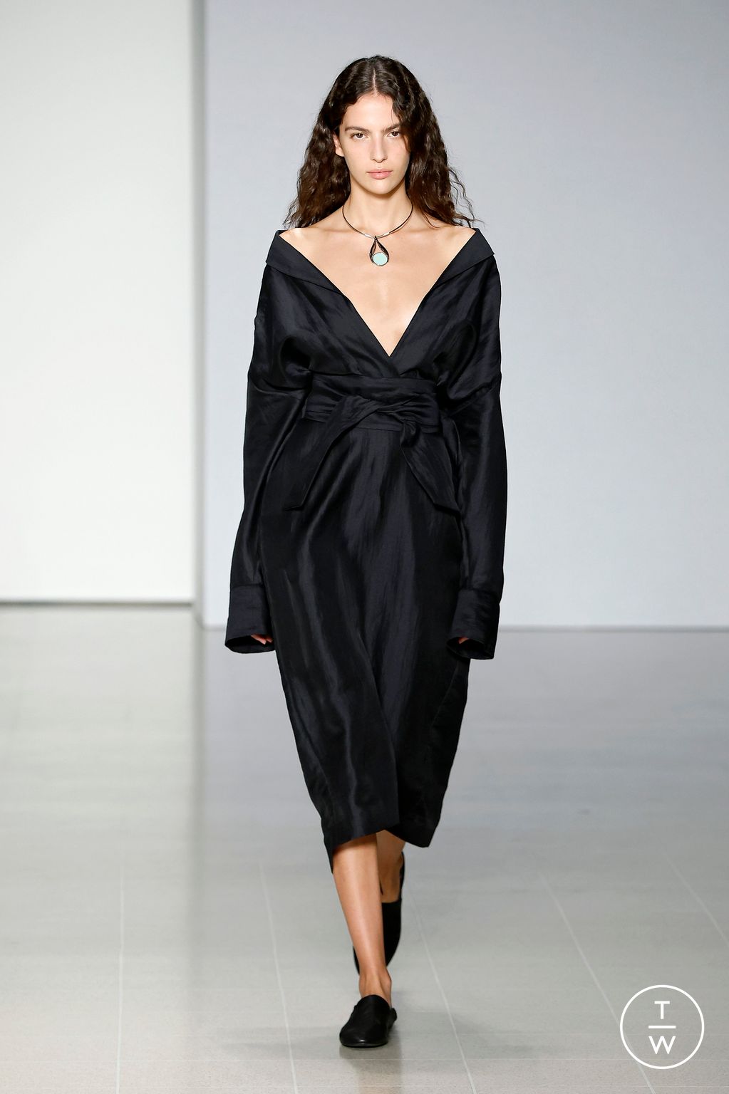 Fashion Week London Spring/Summer 2024 look 12 from the Tove collection womenswear