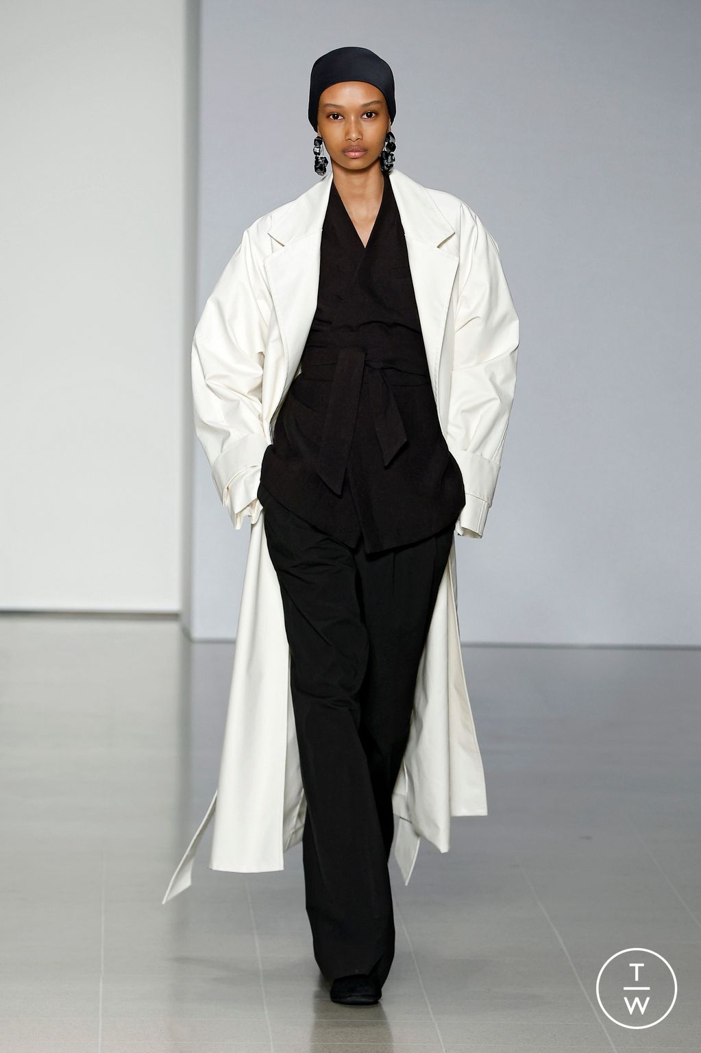 Fashion Week London Spring/Summer 2024 look 13 from the Tove collection 女装