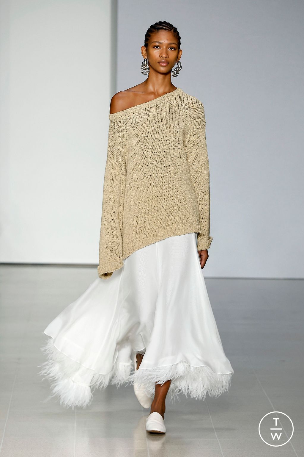 Fashion Week London Spring/Summer 2024 look 20 from the Tove collection womenswear