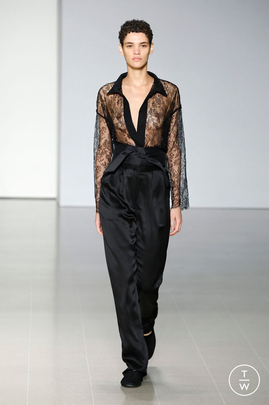 Fashion Week London Spring/Summer 2024 look 27 de la collection Tove womenswear