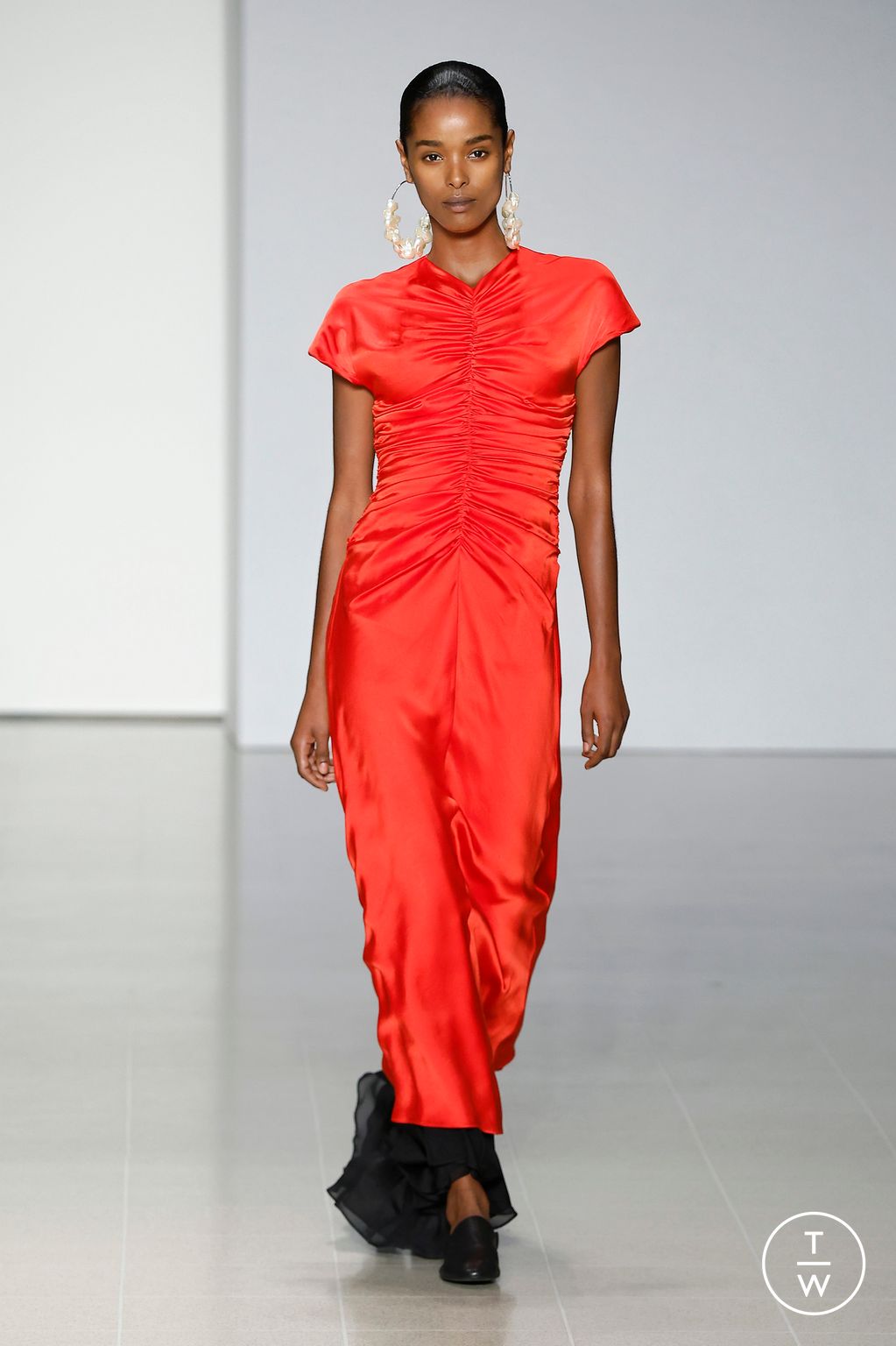 Fashion Week London Spring/Summer 2024 look 28 from the Tove collection womenswear