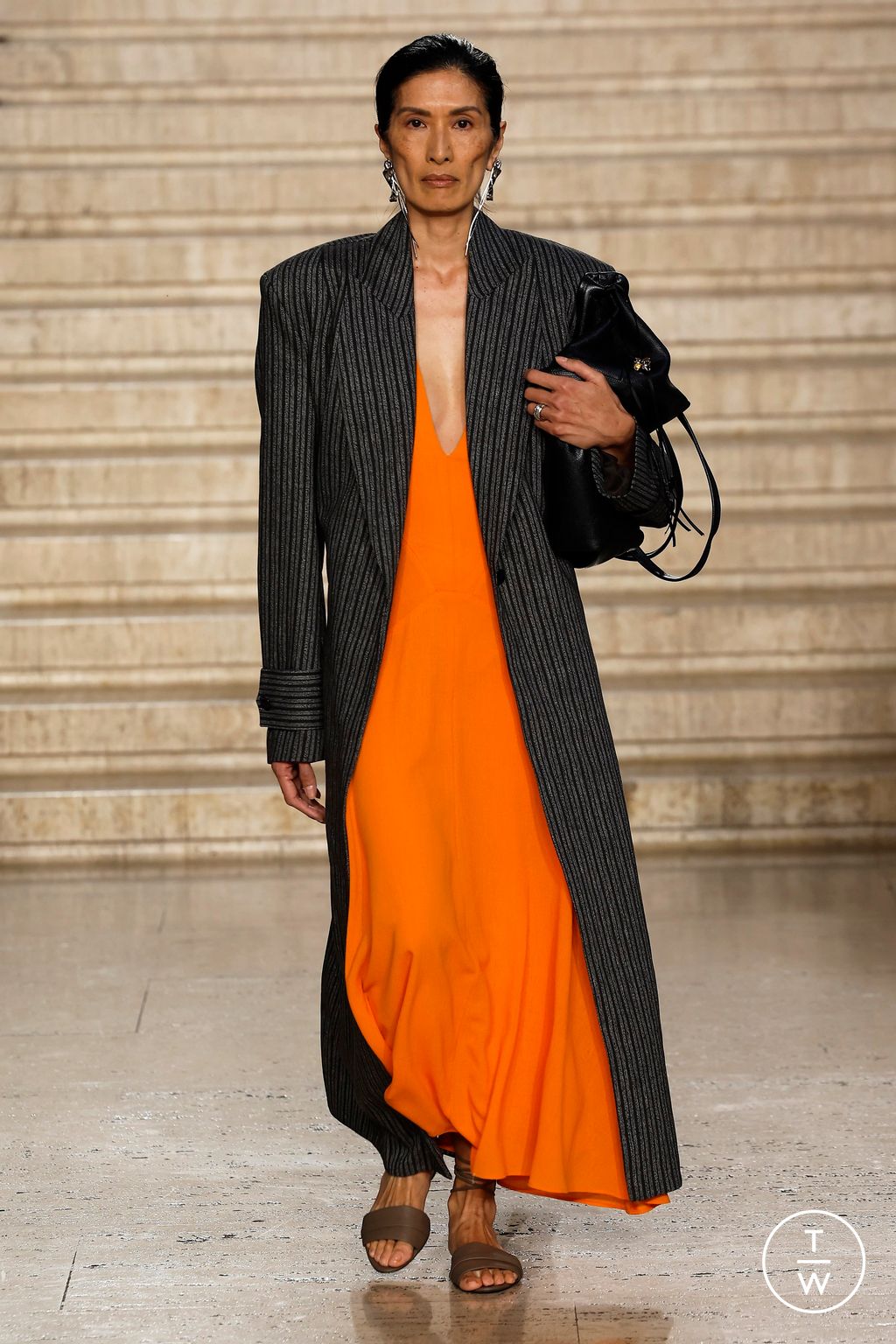 Fashion Week London Spring-Summer 2025 look 9 from the Tove collection 女装