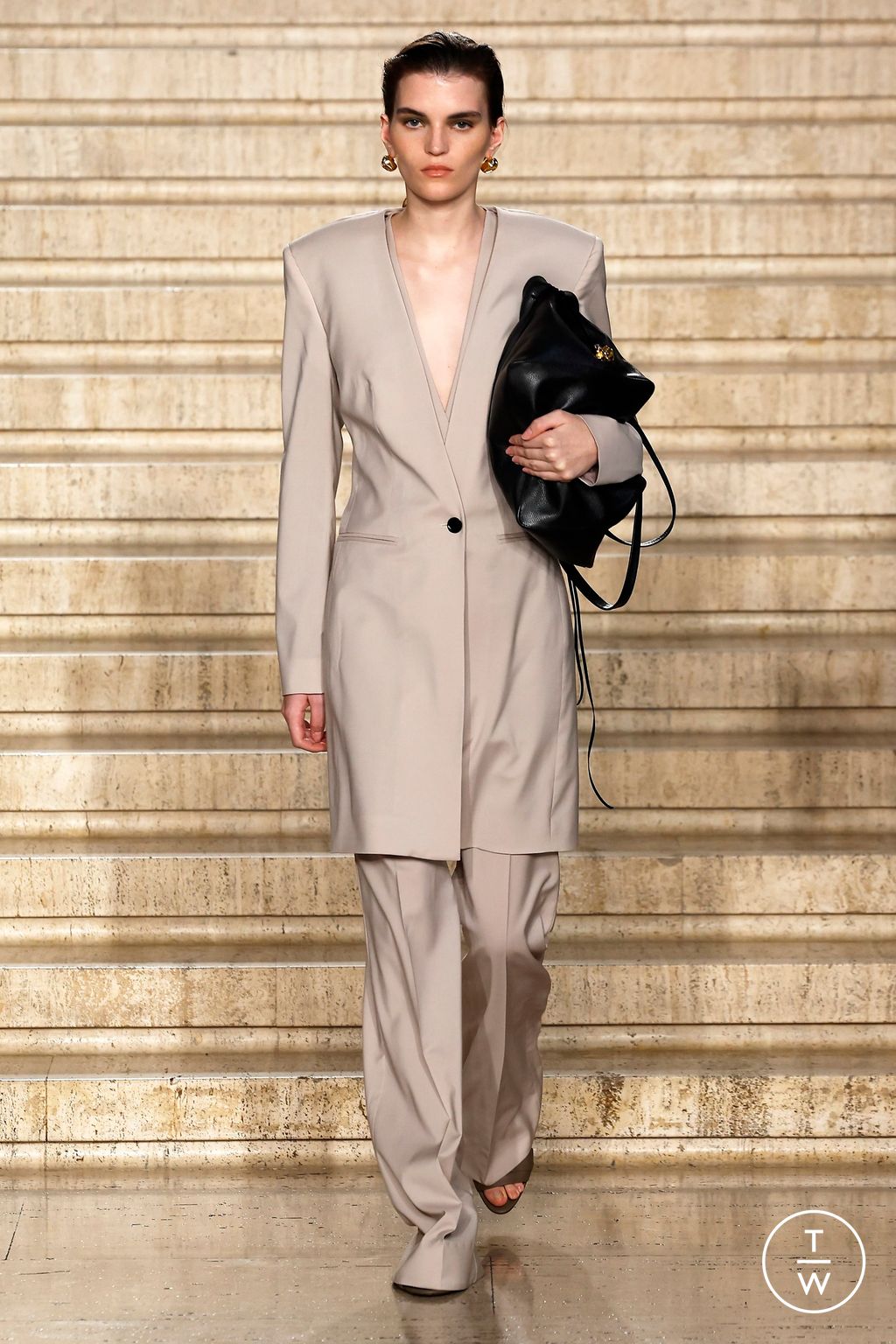 Fashion Week London Spring/Summer 2025 look 10 from the Tove collection womenswear