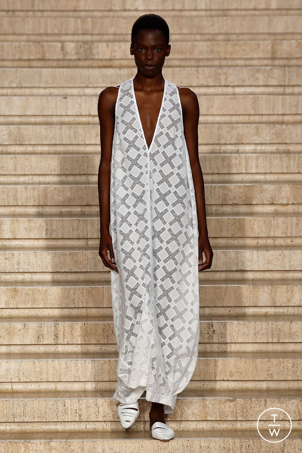 Fashion Week London Spring/Summer 2025 look 22 from the Tove collection 女装