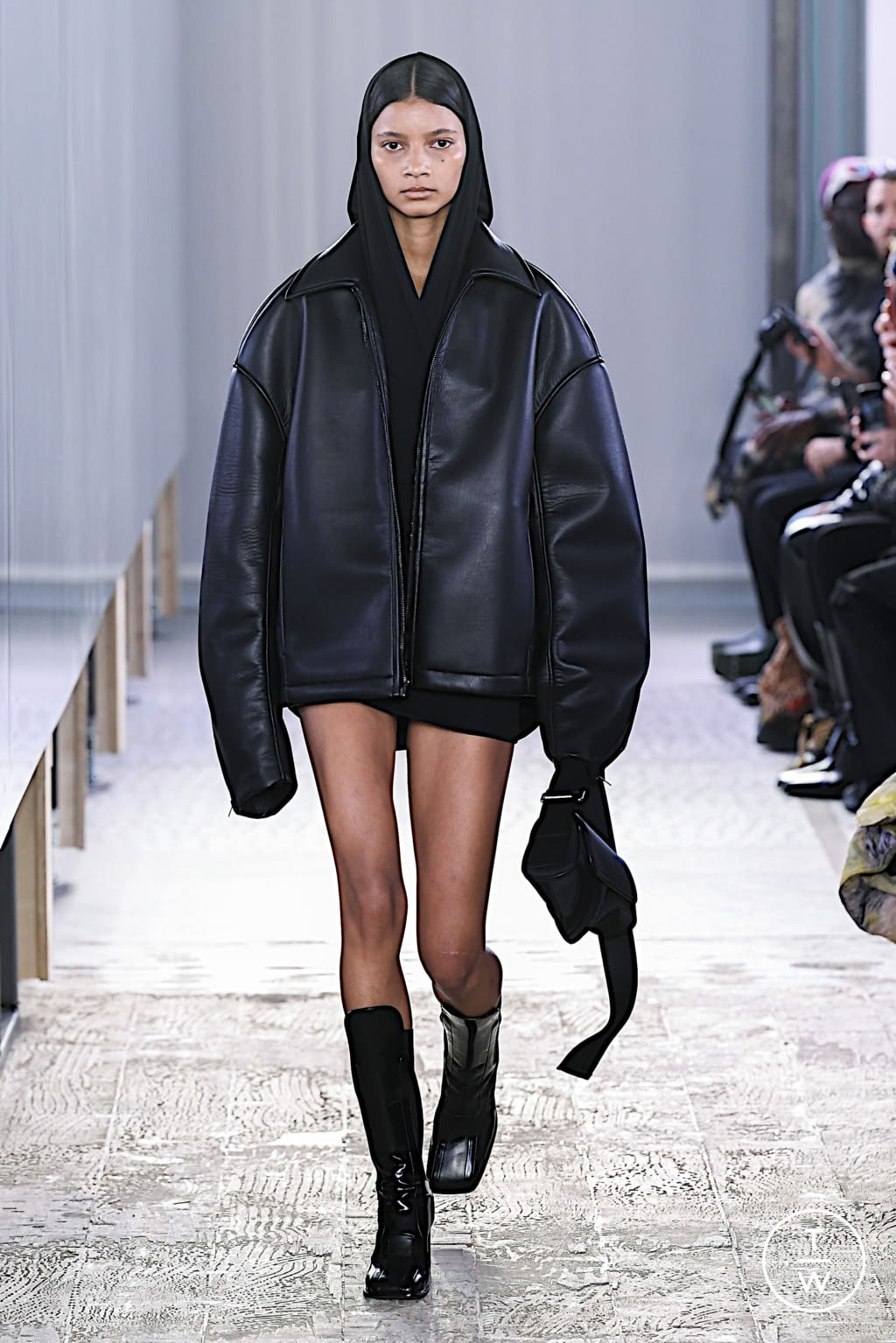 Fashion Week Milan Fall/Winter 2022 look 5 de la collection Trussardi womenswear