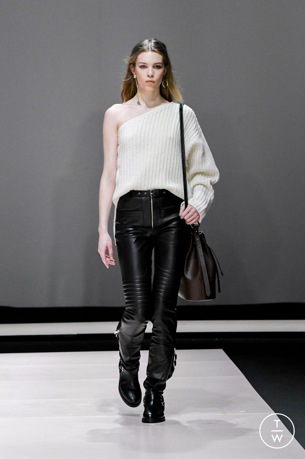 Fashion Week Milan Fall/Winter 2024 look 4 from the TWINSET collection womenswear
