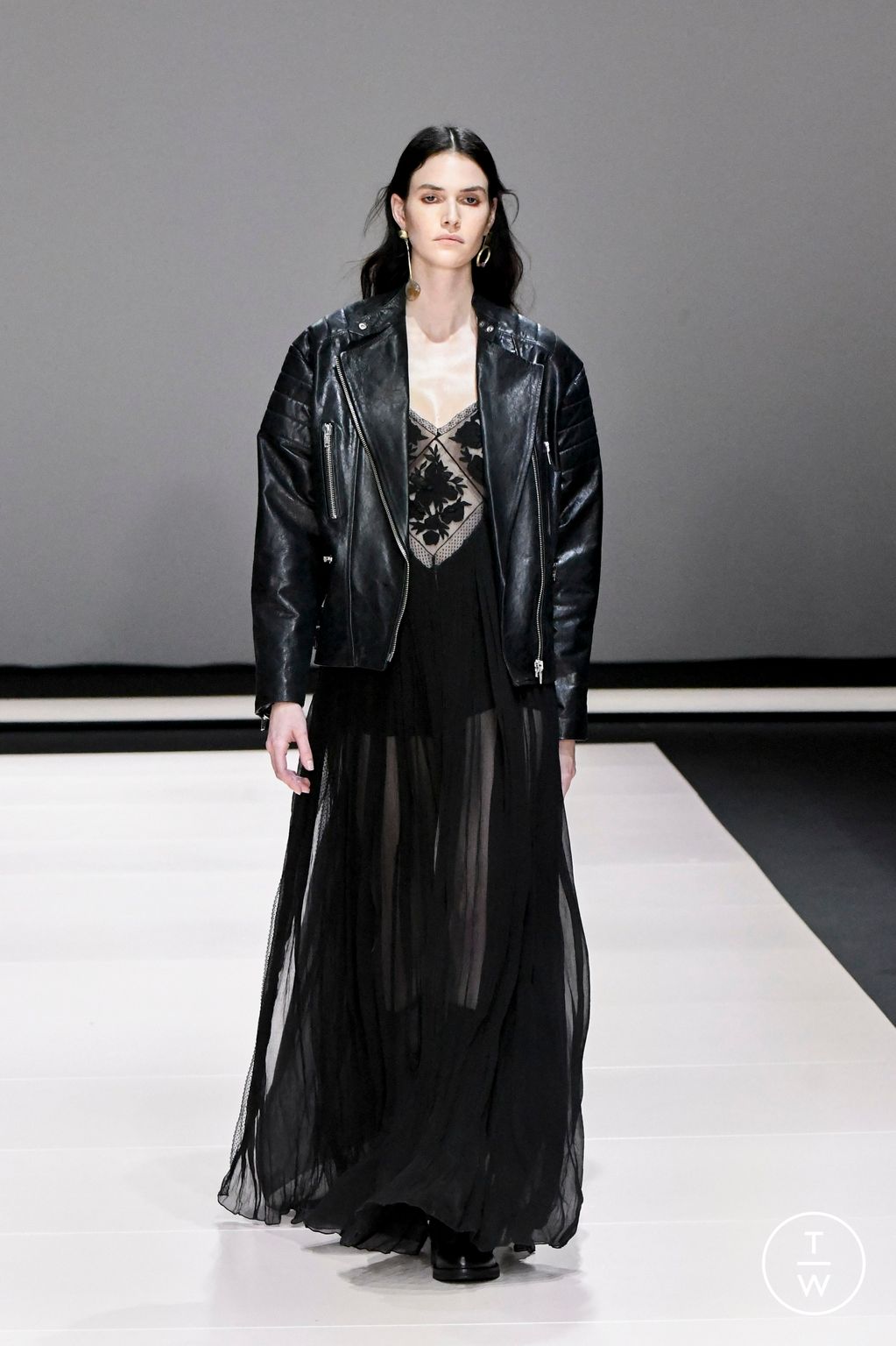 Fashion Week Milan Fall/Winter 2024 look 11 from the TWINSET collection 女装