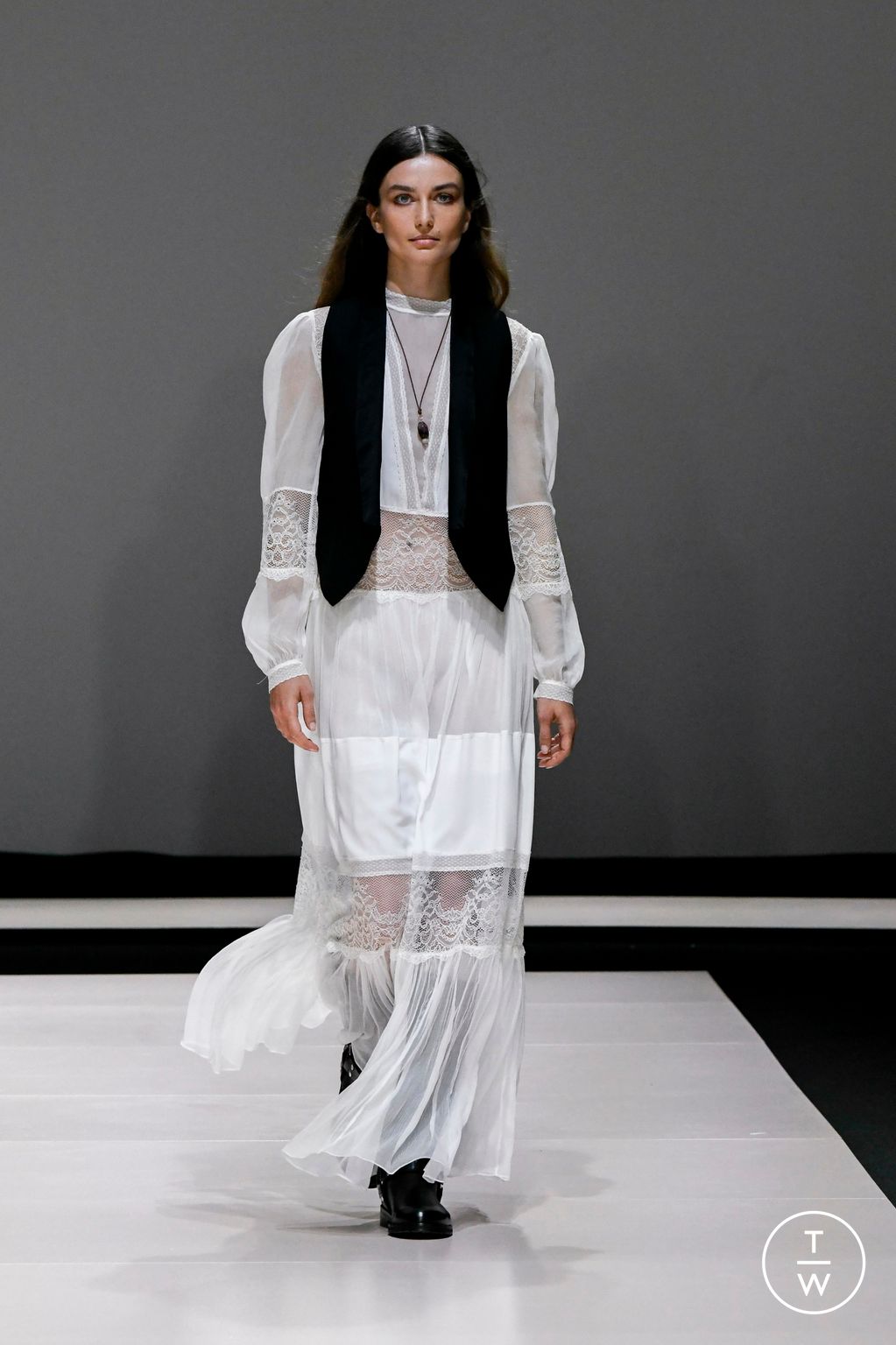 Fashion Week Milan Fall/Winter 2024 look 24 from the TWINSET collection 女装