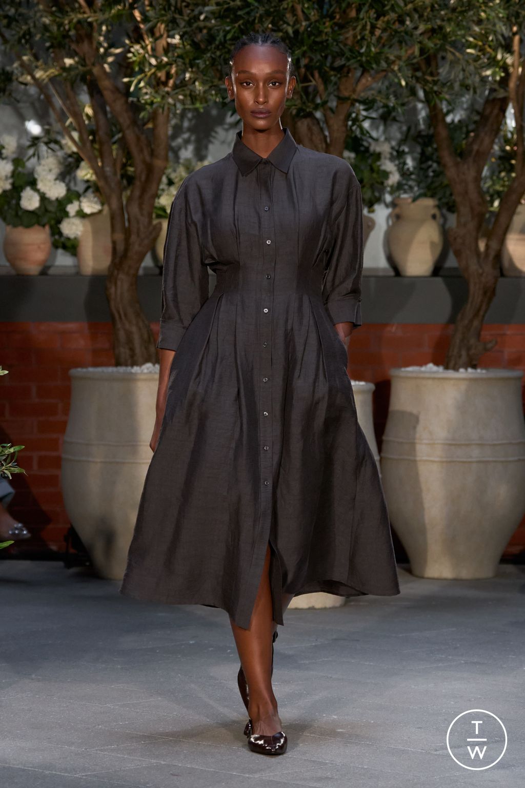 Fashion Week New York Spring/Summer 2025 look 15 from the TWP collection womenswear