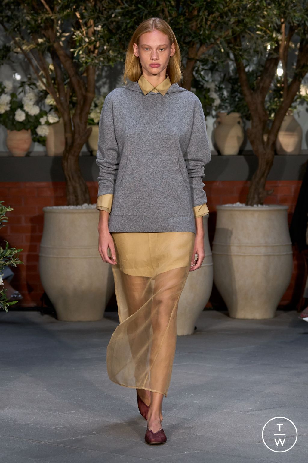 Fashion Week New York Spring/Summer 2025 look 20 from the TWP collection womenswear