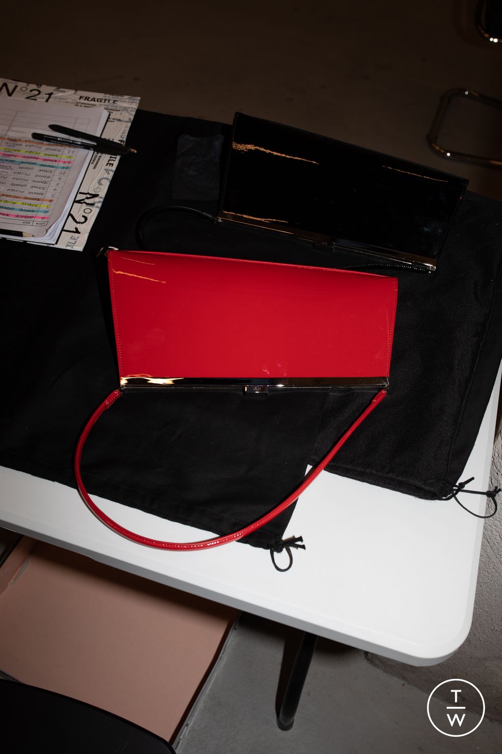 Fashion Week Milan Spring/Summer 2023 look 12 from the N°21 collection womenswear accessories