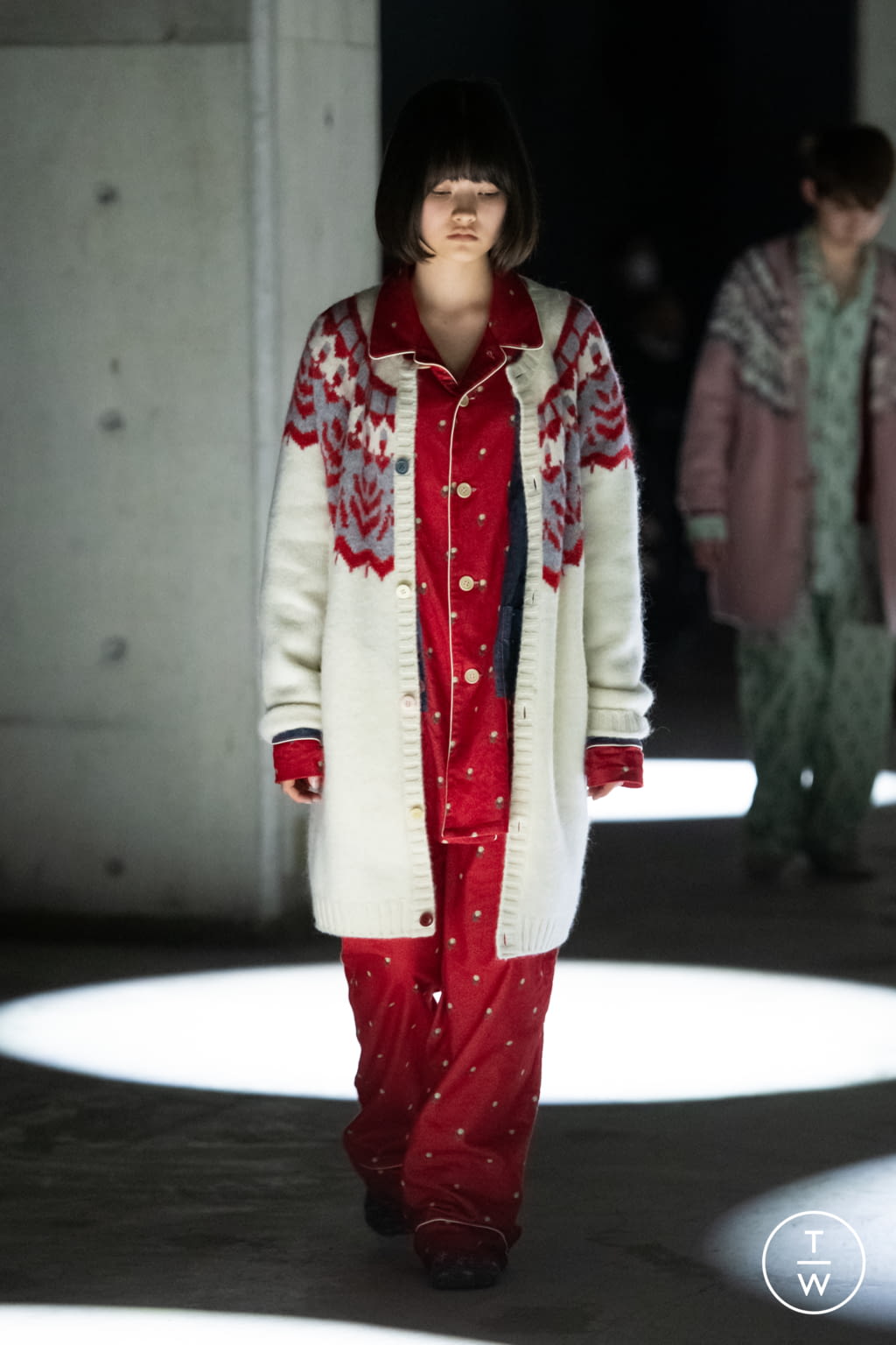 Fashion Week Paris Fall/Winter 2021 look 6 from the Undercover collection womenswear