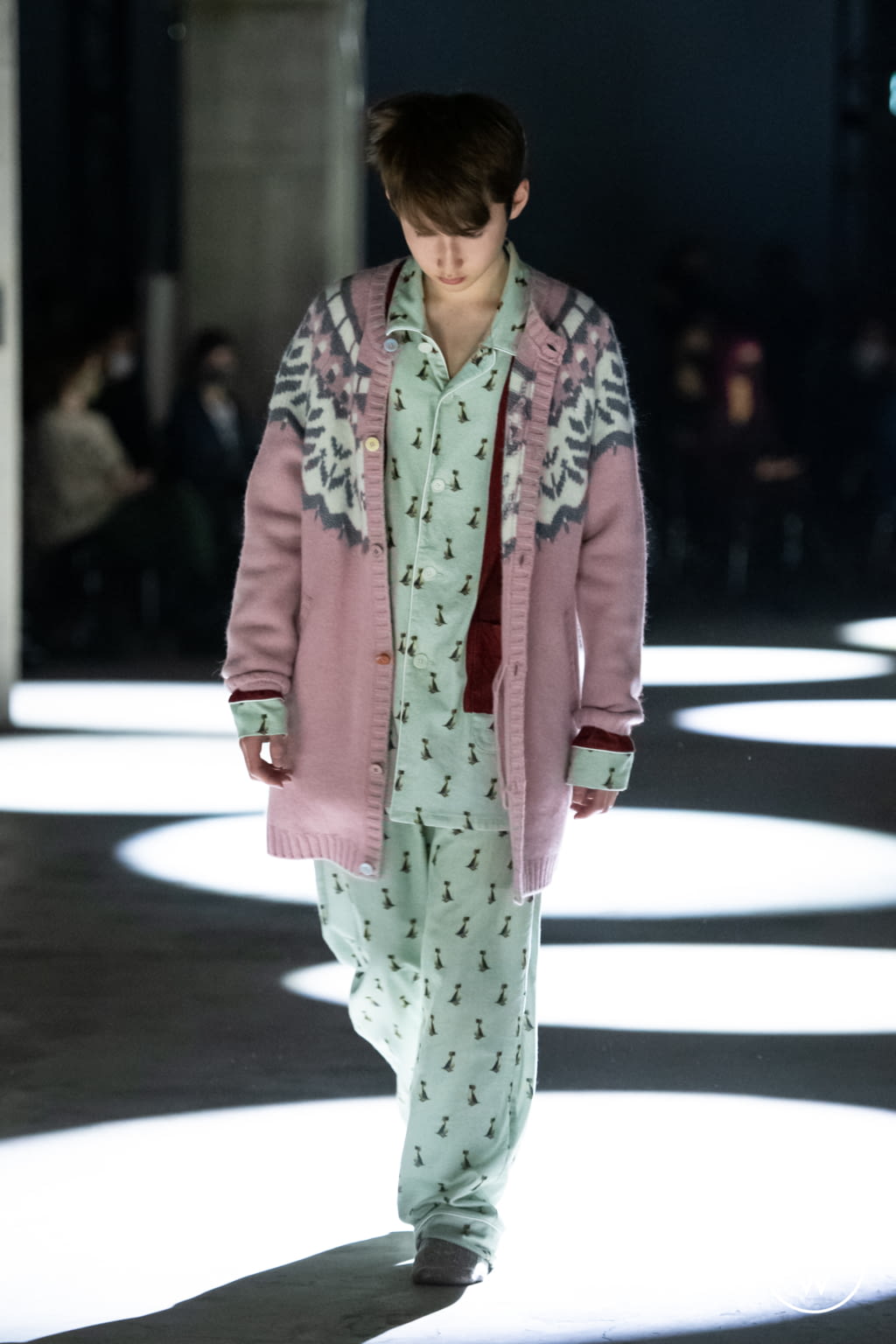 Fashion Week Paris Fall/Winter 2021 look 7 from the Undercover collection 女装