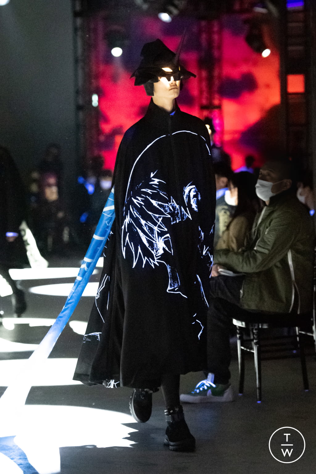 Fashion Week Paris Fall/Winter 2021 look 27 from the Undercover collection womenswear