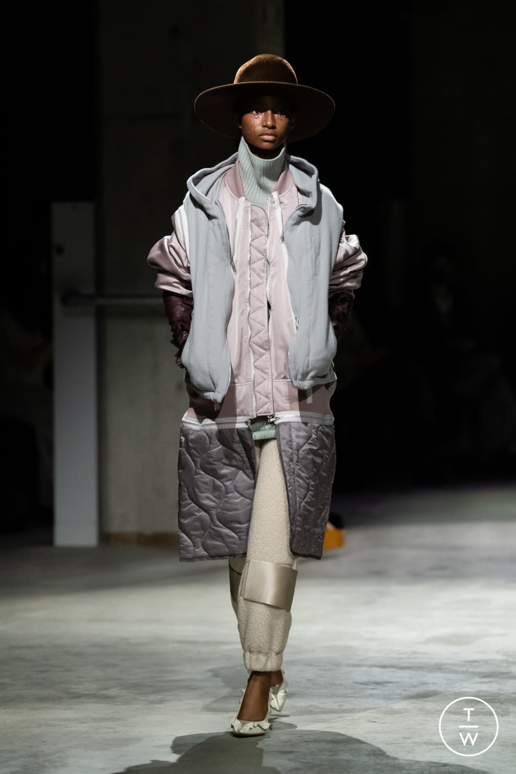 Fashion Week Paris Fall/Winter 2021 look 32 de la collection Undercover womenswear