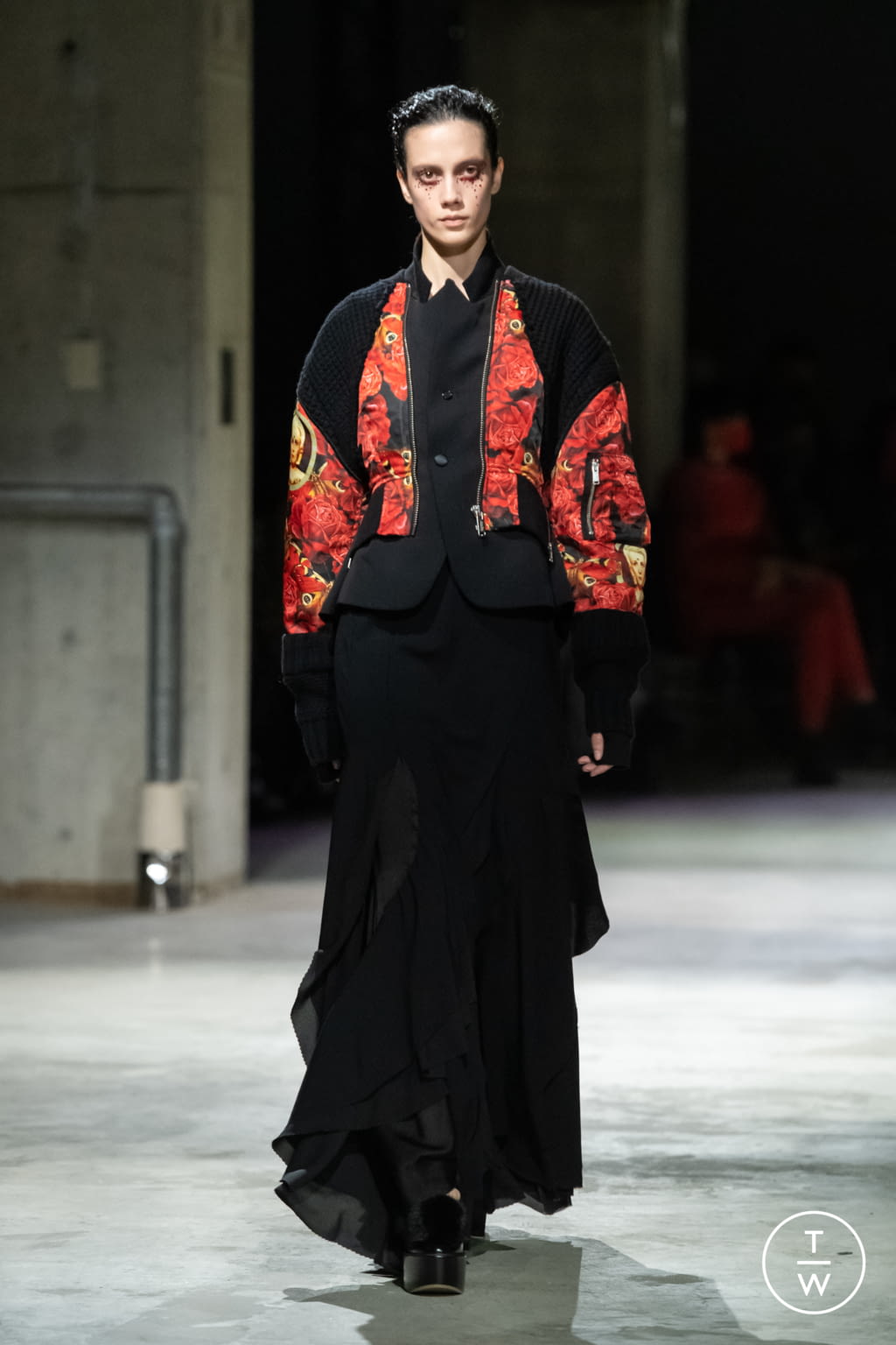 Fashion Week Paris Fall/Winter 2021 look 53 from the Undercover collection 女装