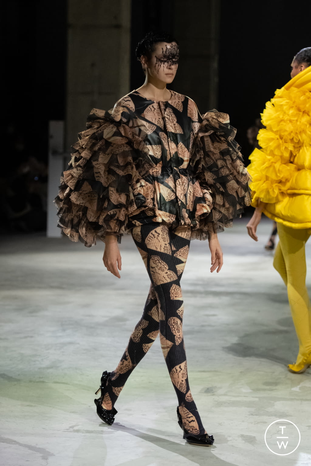 Fashion Week Paris Fall/Winter 2021 look 62 de la collection Undercover womenswear