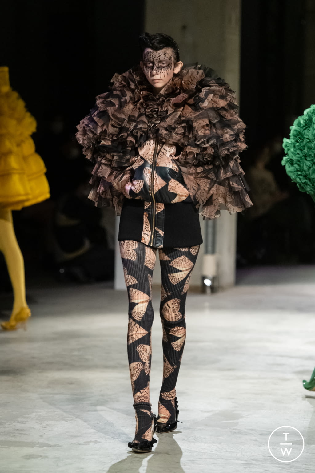 Fashion Week Paris Fall/Winter 2021 look 63 from the Undercover collection womenswear
