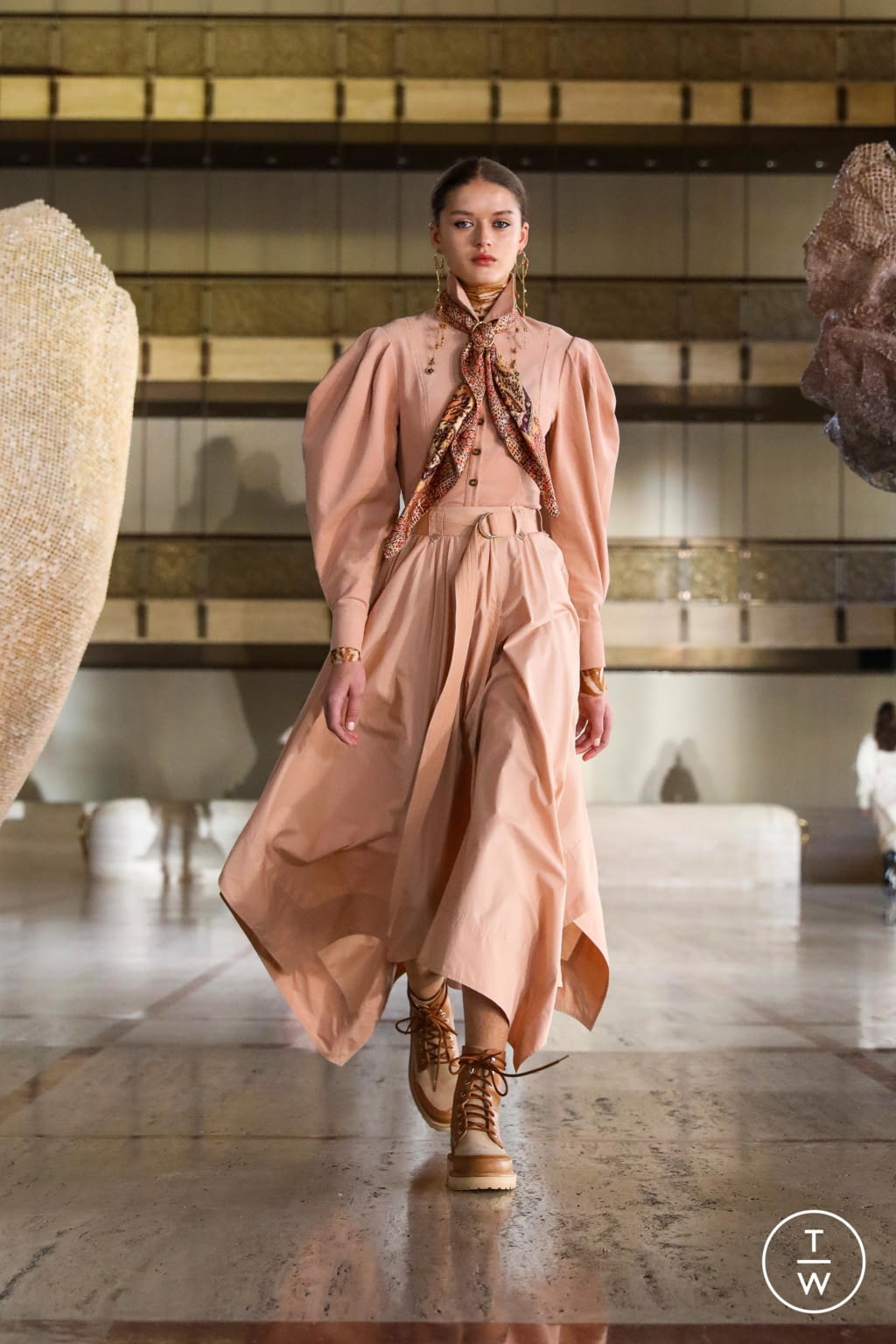Fashion Week New York Fall/Winter 2021 look 10 de la collection Ulla Johnson womenswear