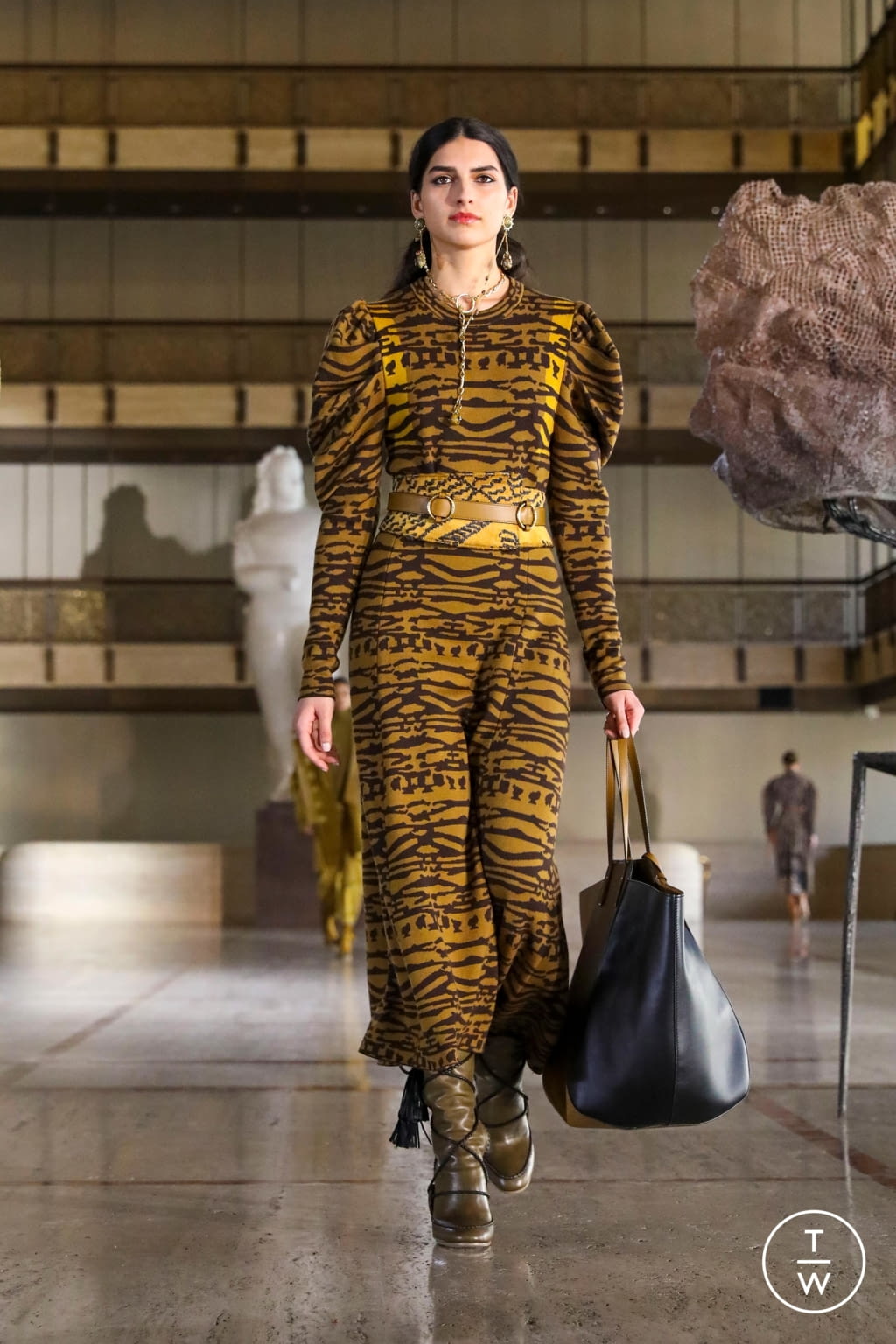 Fashion Week New York Fall/Winter 2021 look 16 de la collection Ulla Johnson womenswear
