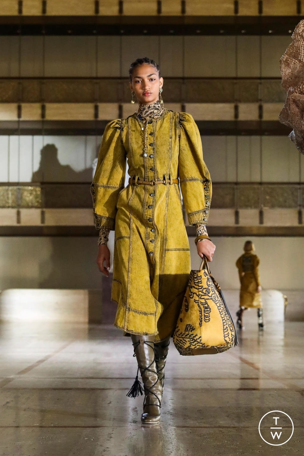 Fashion Week New York Fall/Winter 2021 look 22 from the Ulla Johnson collection 女装