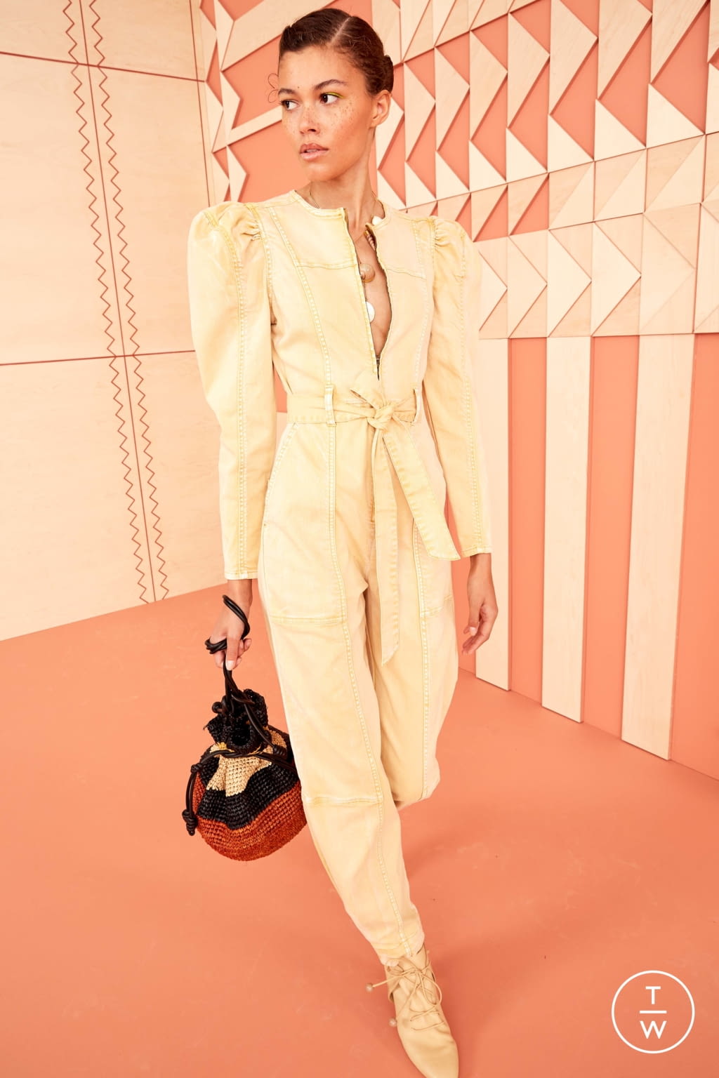 Fashion Week New York Resort 2020 look 10 from the Ulla Johnson collection 女装