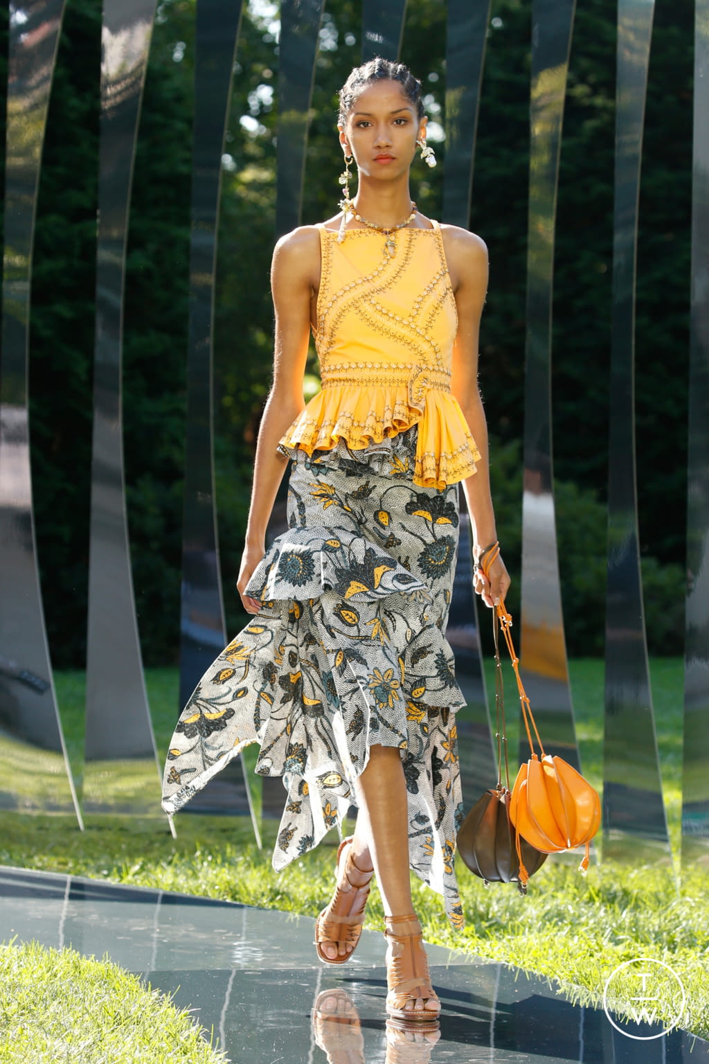 Fashion Week New York Spring/Summer 2022 look 22 de la collection Ulla Johnson womenswear