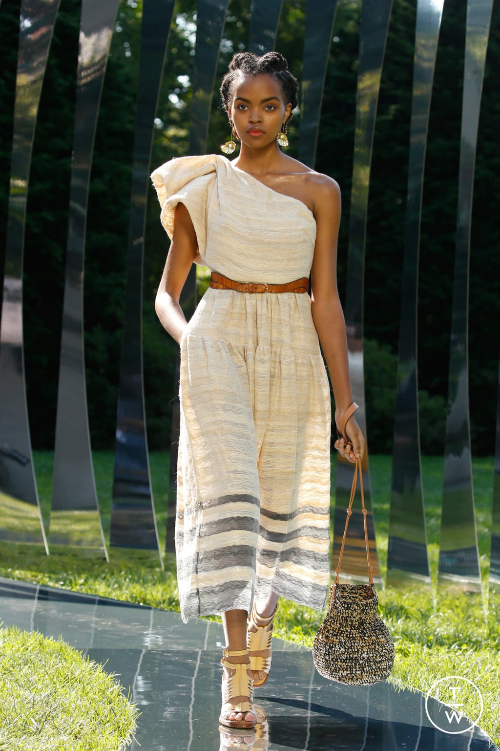 Fashion Week New York Spring/Summer 2022 look 29 from the Ulla Johnson collection womenswear