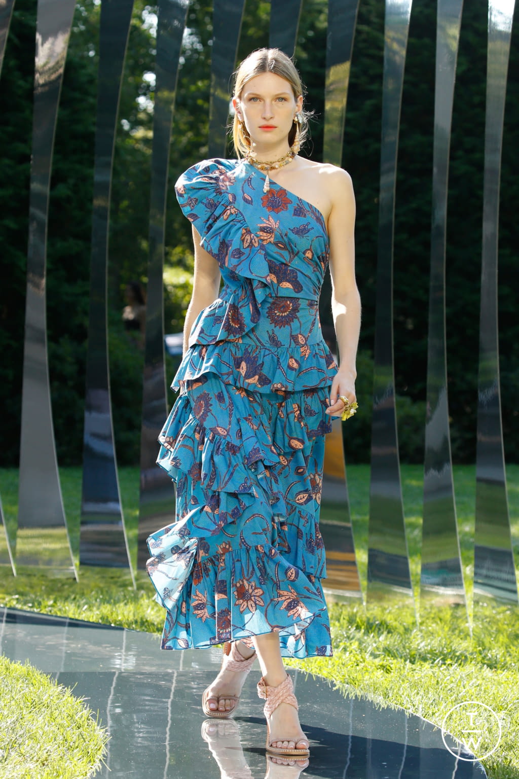 Fashion Week New York Spring/Summer 2022 look 35 de la collection Ulla Johnson womenswear