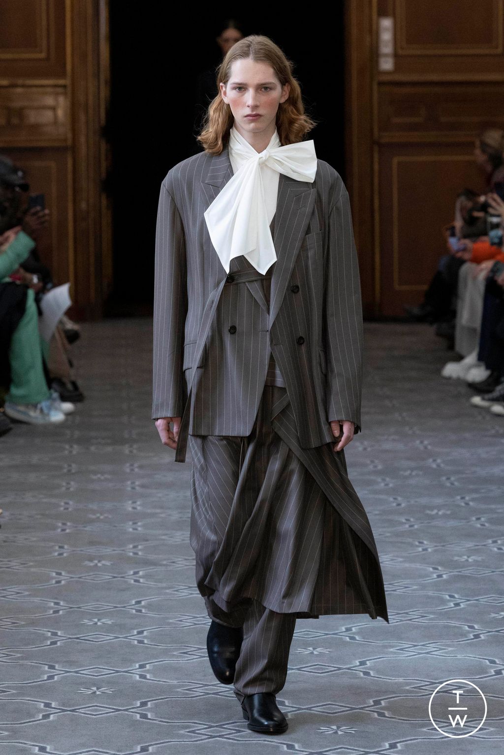 Fashion Week Paris Fall/Winter 2023 look 1 from the Ujoh collection womenswear