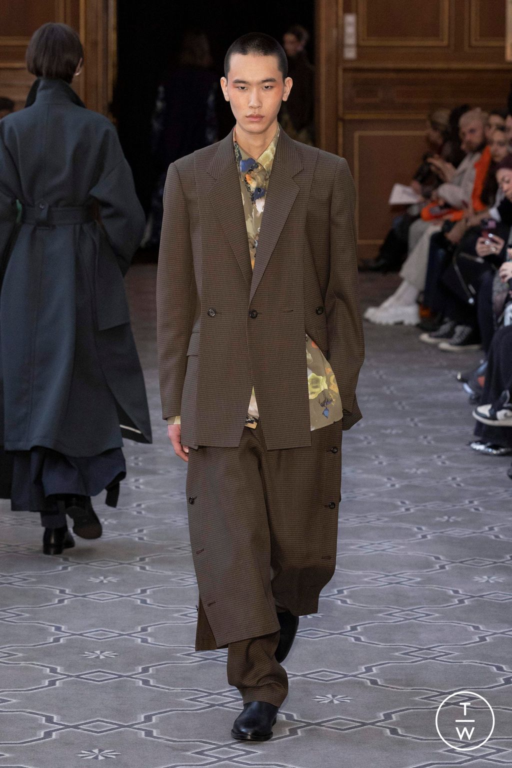 Fashion Week Paris Fall/Winter 2023 look 15 from the Ujoh collection 女装
