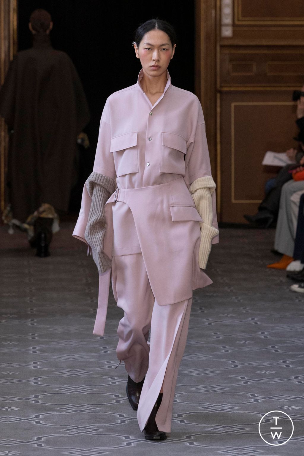 Fashion Week Paris Fall/Winter 2023 look 19 from the Ujoh collection womenswear